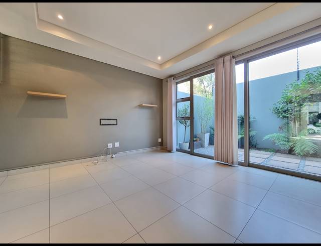 3 BEDROOM DUPLEX TO LET IN OAKLANDS